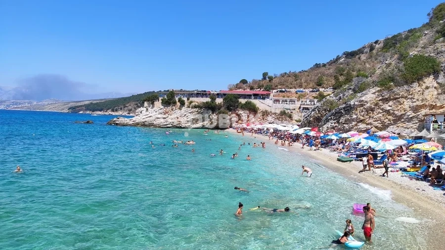 Djegia e pallatit të Armand Lilos, premtimet e qeverisë i merr era