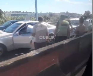 Aksident mes tre automjeteve në autostradën Tiranë-Durrës