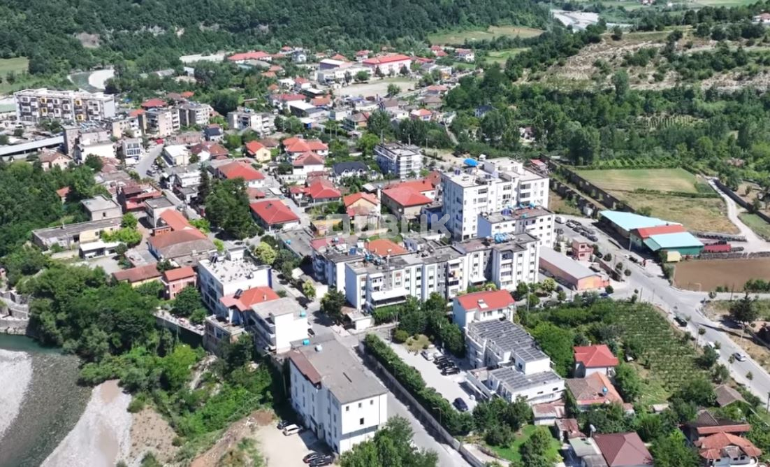 Administrata në bojkot, protestë në Klos kundër draftit të ri territorial
