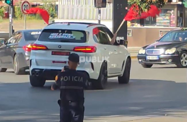 Filmimi i automjeteve të Diasporës nga policia ngre pikëpyetje