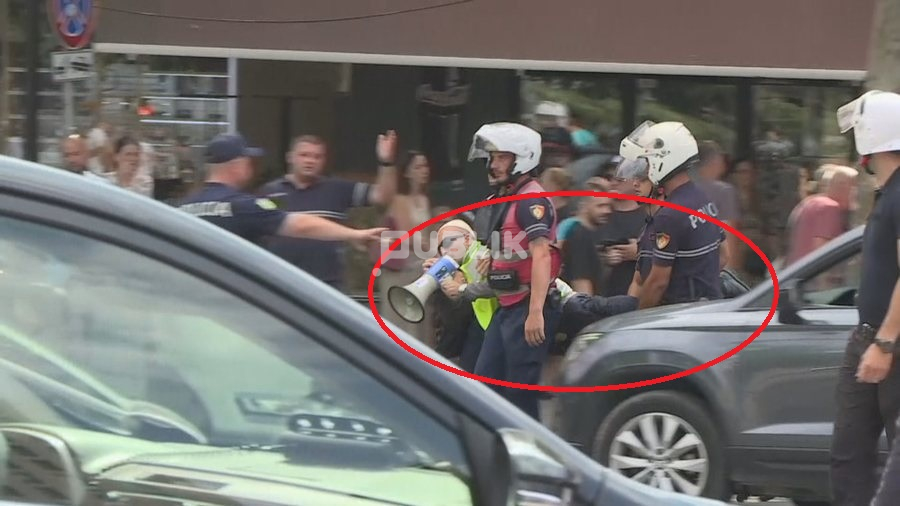 Policia nis shoqërimet, aktivisti Arben Kola tërhiqet zvarrë