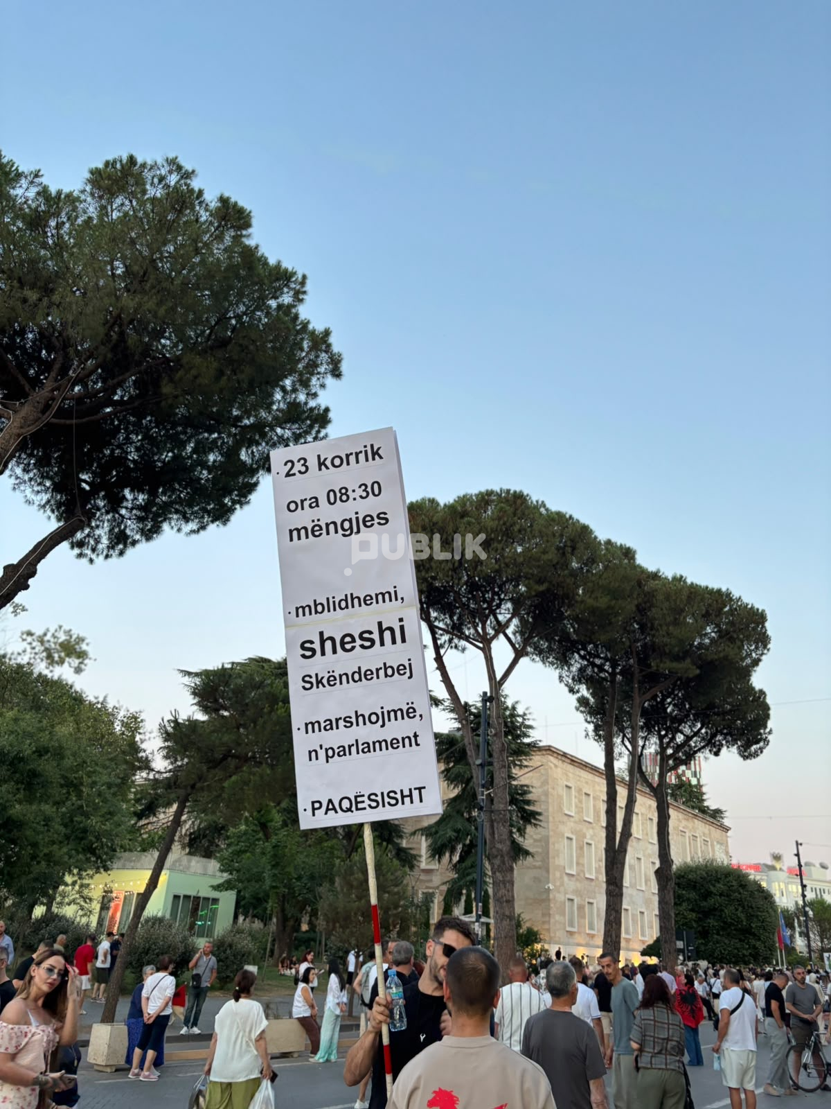 Protesta kundër qeverisë hyn në ditën e 40-të