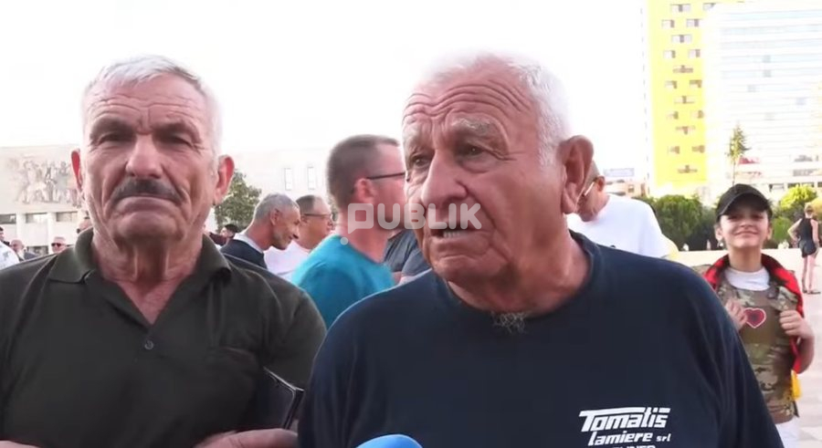 Dita  e 42-të  e protestës kundër Ramës, qytetarët  në shesh