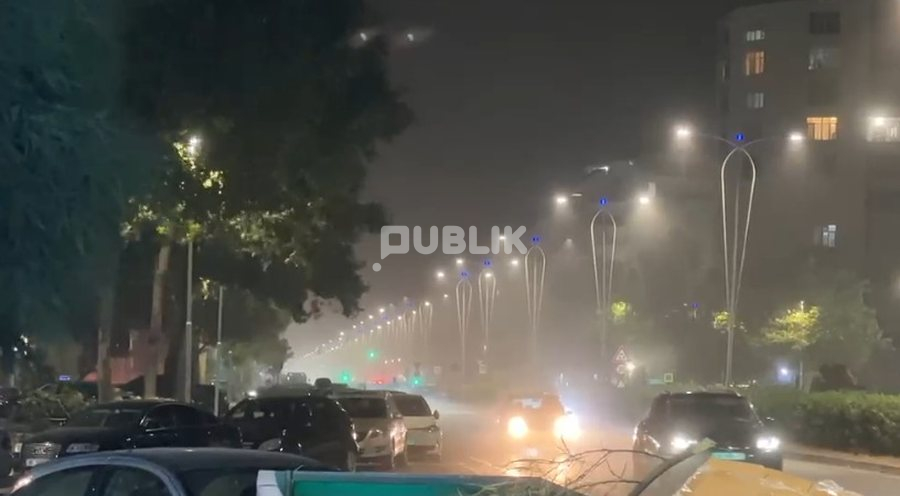 Stuhia e fortë me reshje intensive godet Vlorën