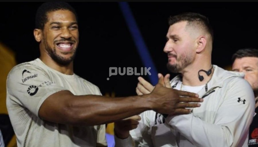 Joshua bën shqiponjën me Prengën në prag të duelit historik