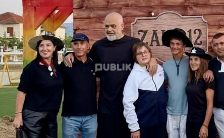 Zaho mbush 12 vjeç, Rama feston ditëlindjen e djalit në Korçë