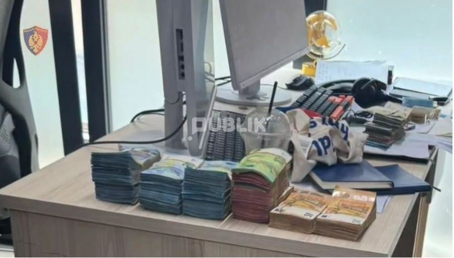 Telefoni i financieres fundosi rrjetin e call-centerave në Tiranë