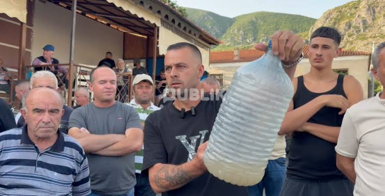 Banorët e Zvezdës në protestë, akuza për miliona të shpërdoruara