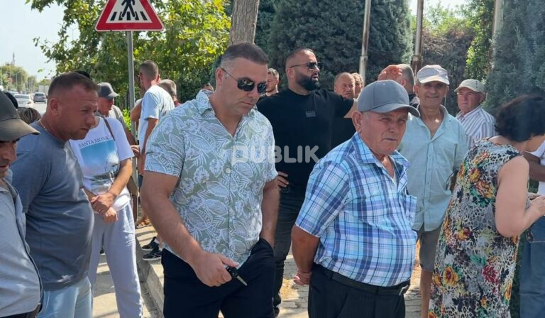 Banorët e Patos–Marinzës në protestë kundër Bankers Petroleum