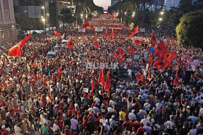 Dita e 55-të e protestës, qytetarët kërkojnë rrëzim të qeverisë