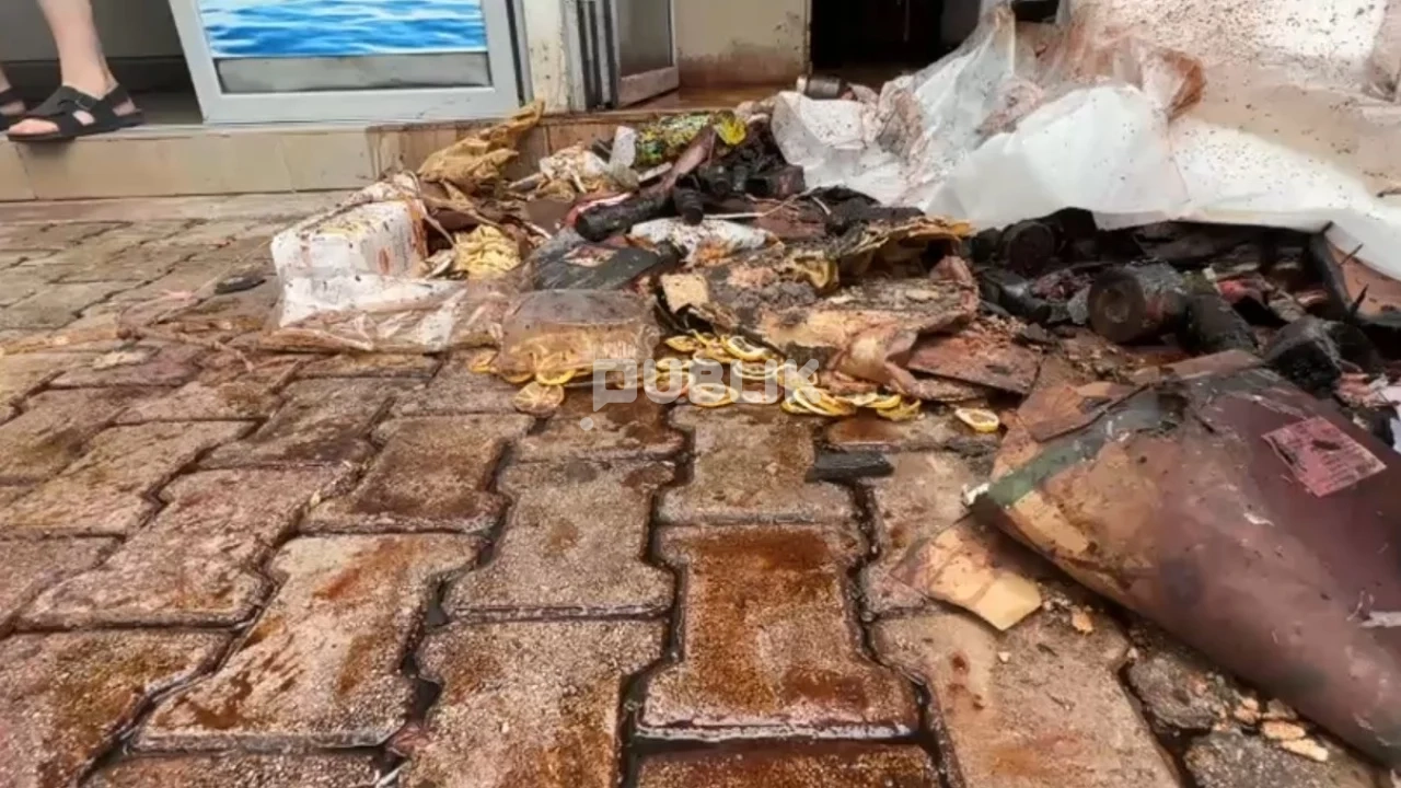 Përfshihet nga flakët makina në Tiranë