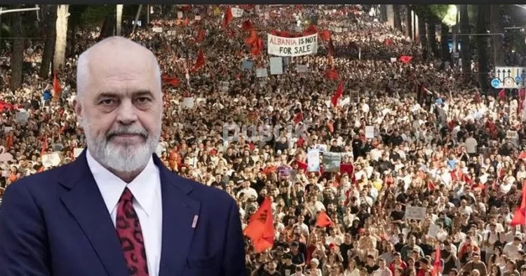 Dokumentet/ Harta e Shqipërisë është kthyer në tryezë interesash private