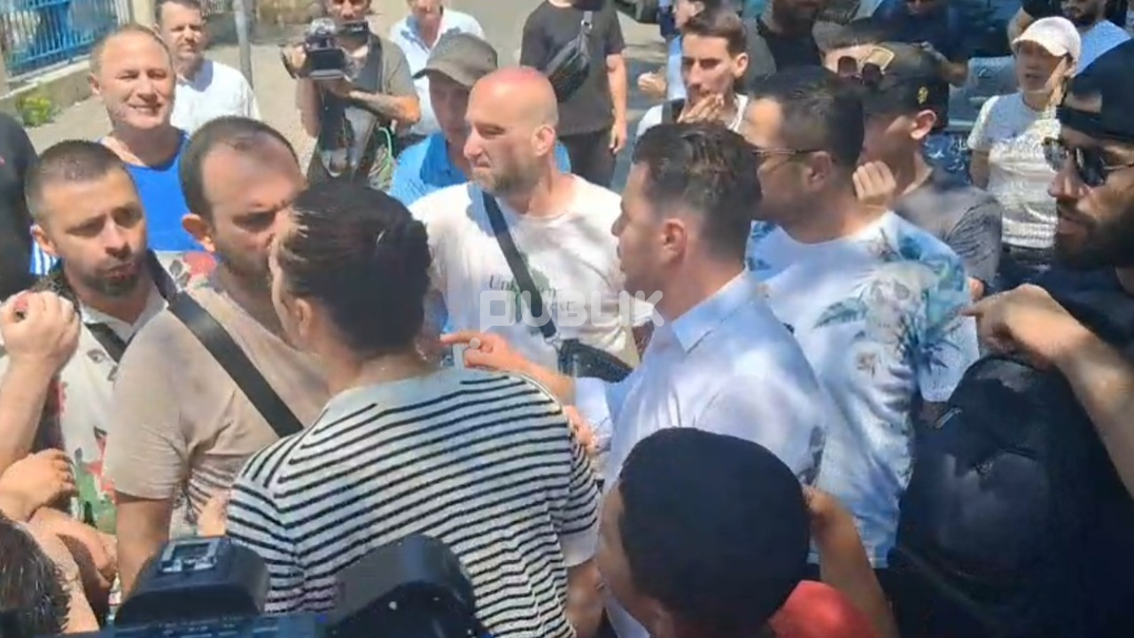 Protestuesit dëbojnë deputetët Kapri, Balliu e Muçin: Shporru!