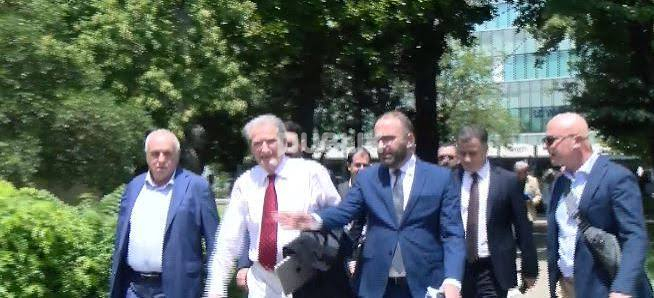 Opozita bëhet “pishman”, thyen bojkotin dhe kthehet në Kuvend