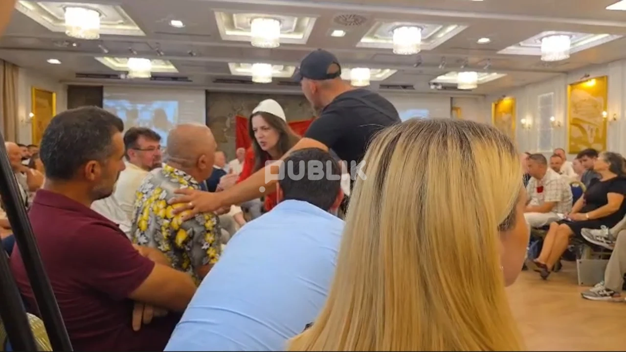 Tensione dhe përplasje në Kuvendin Kombëtar të Protestës