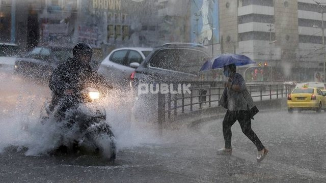 Paralajmërimi: Stuhia intensive do godasë Shqipërinë të premten