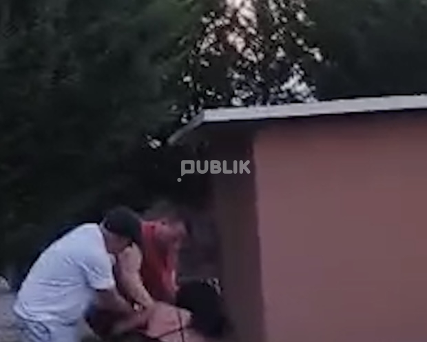 Sherr për pronat në Vorë, dy vëllezërit bëjnë motrën për spital