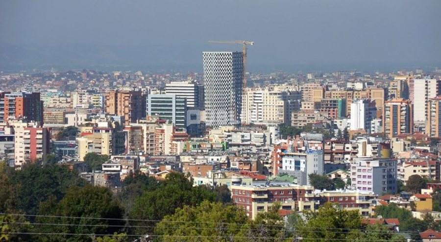 Shtëpitë kthehen në luks për shqiptarët, çmimet e qirave kapin ‘qiellin’