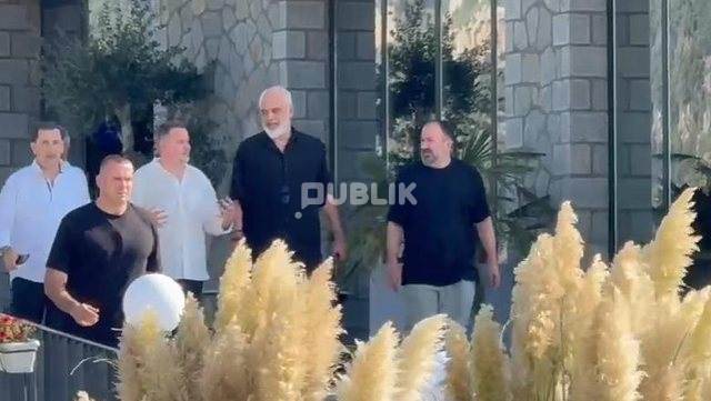 “Punonjës komunalje”, sherre të forta të Ramës me kryebashkiakët