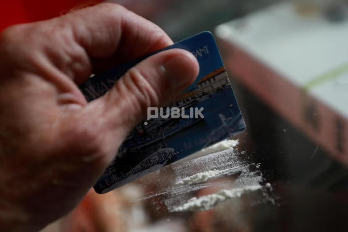 Violinisti shqiptar kapet në Francë me kokainë, armë e mijëra euro