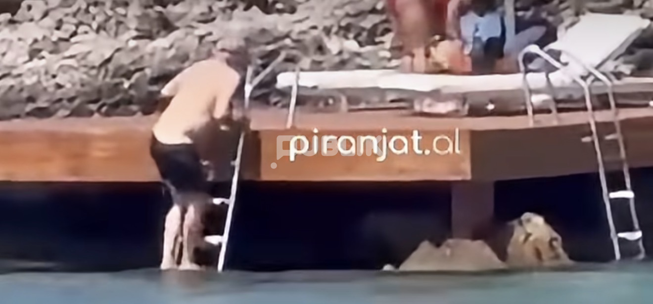 Edi Rama pushime në Dhërmi  në vilën qeveritare