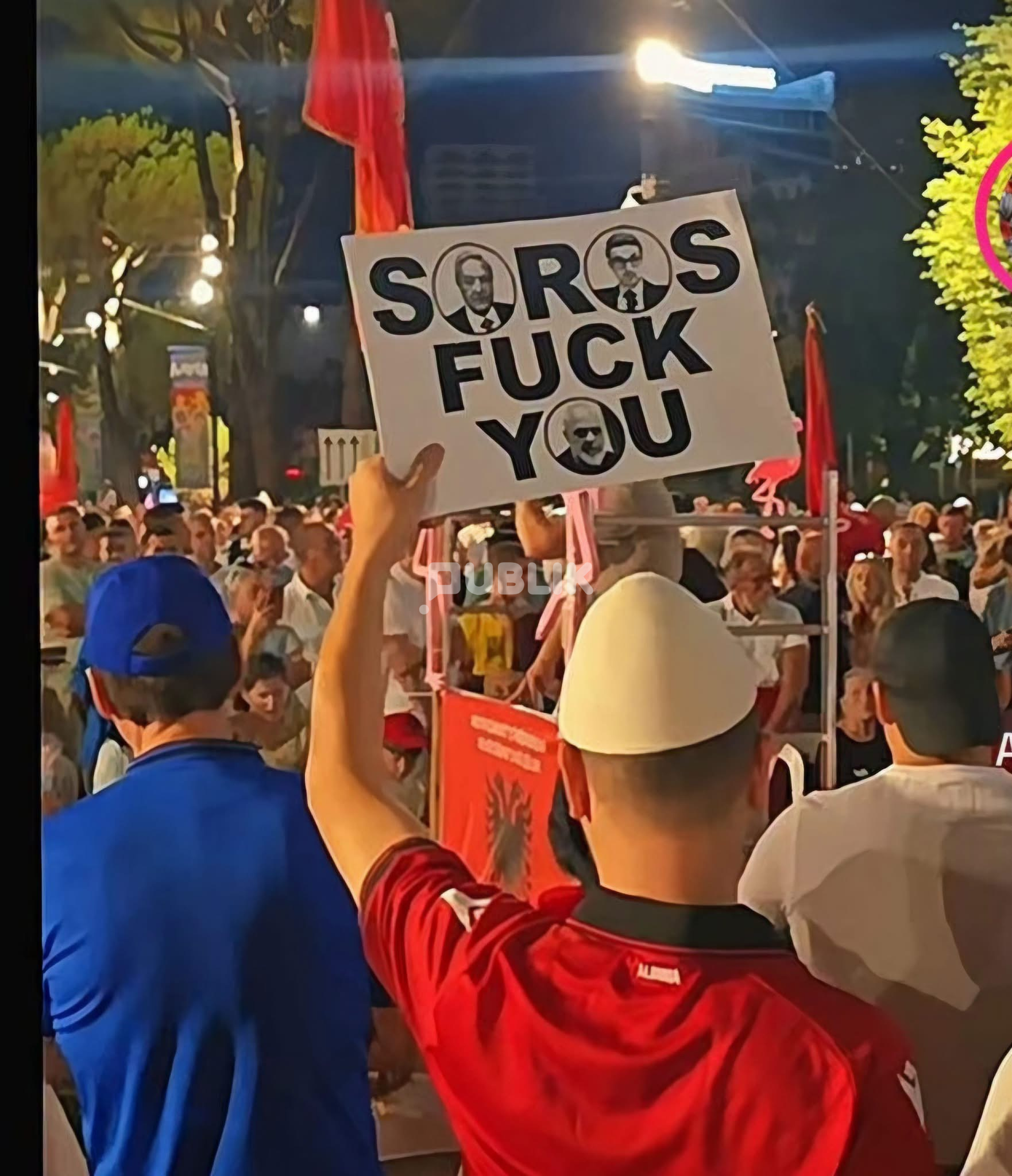 PROTESTA NUK ËSHTË RESTORANT
