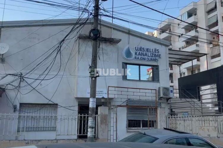 Në kulmin e verës, Durrësi me probleme me furnizimin me ujë
