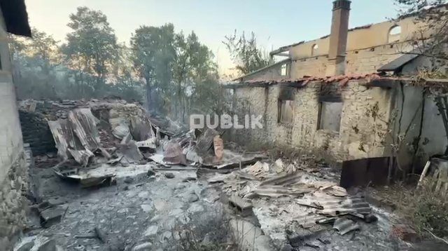 Zjarr në Kalivaç, digjen banesa dhe rrezikohet jeta e banorëve