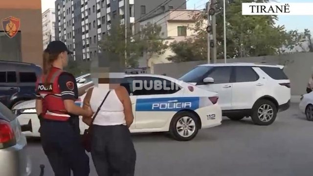 Premtonin ndërhyrje në Kadastër për 100 mijë euro, arrestohet 58-vjeçarja