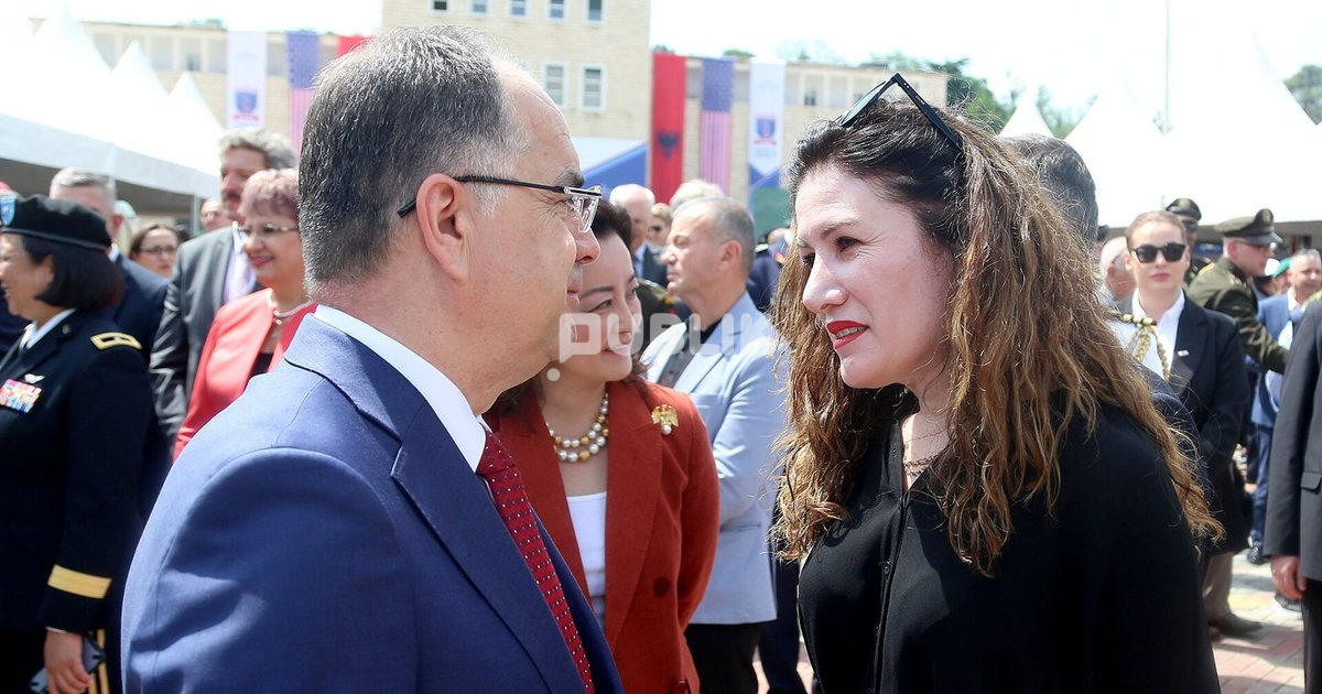 Bajram Begaj firmos shkarkimin e Vlora Hysenit