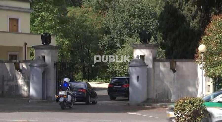 Eric Wendt paraqet letrat kredenciale te Bajram Begaj