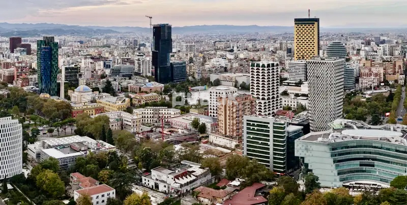 Ç’do të ndodhë me kullat që u nisën për hotele?