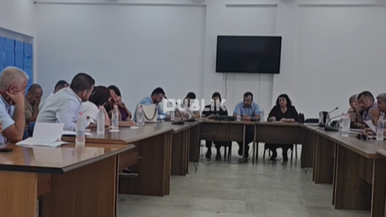 Këshilli Bashkiak i Krujës kundër kalimit të Rinasit te Tirana
