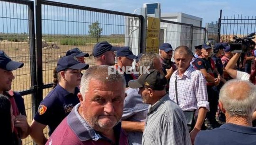 Rikthehen protestat në Rrjoll kundër resortit të Bashkim Ulajt