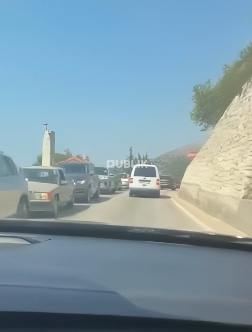 Trafik kilometrik në Vuno, kolaps në rrugën drejt Himarës