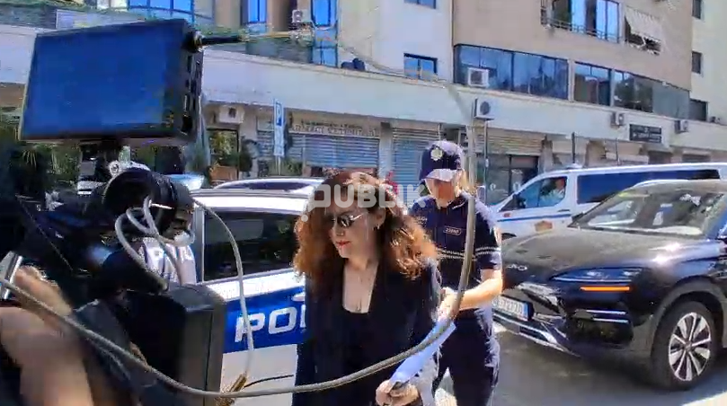 Vlora Hyseni-gazetares: Si kalon ti me agjentët serbë te Rogneri?