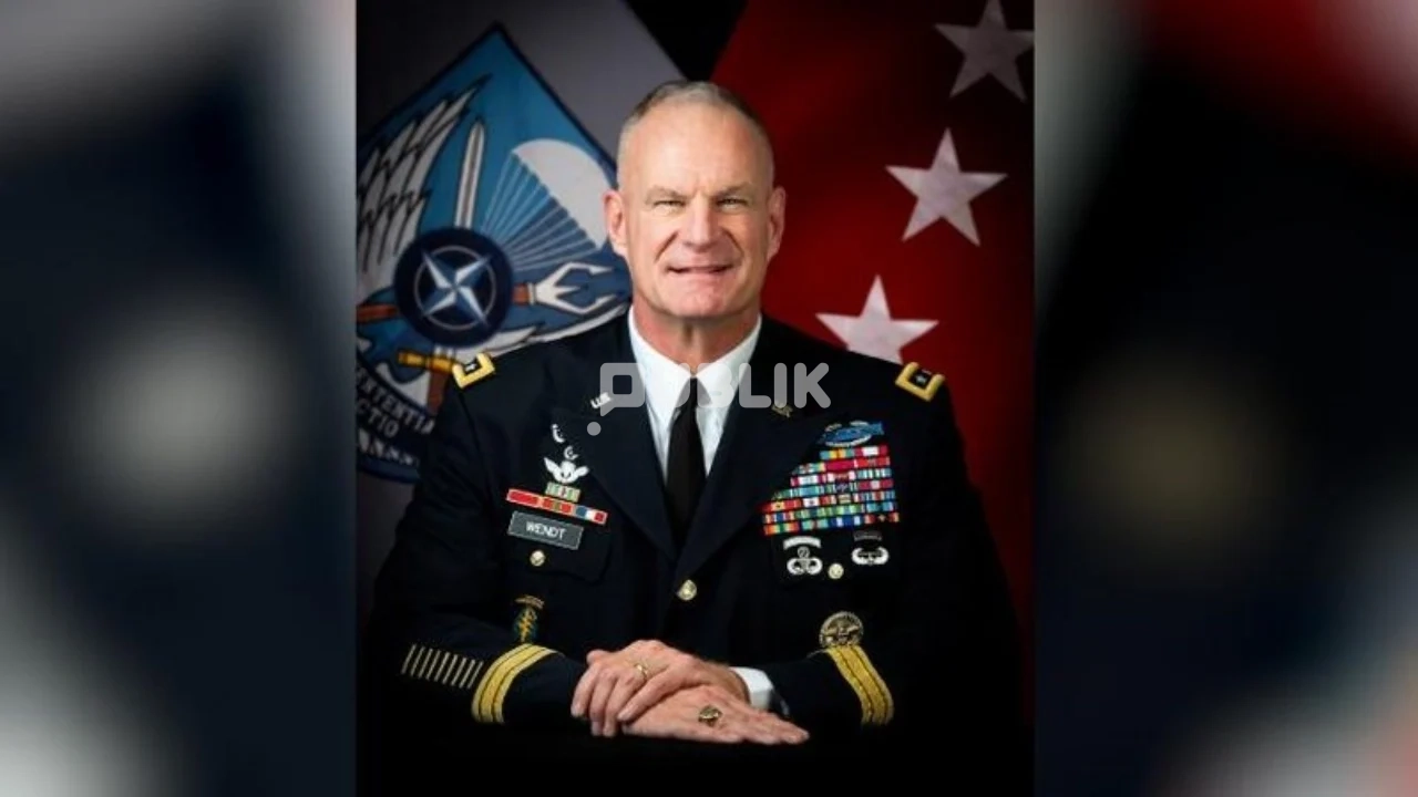 Mbërrin në Shqipëri ambasadori i ri amerikan Eric Wendt