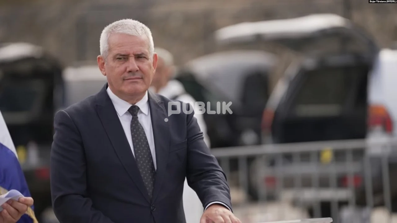 Dënohet me një vit burgim me kusht ministri i Brendshëm Xhelal Sveçla