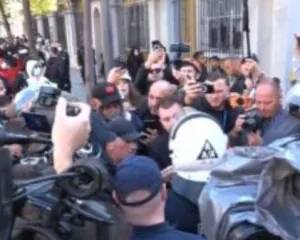 Komandanti i FNSH: Edhe unë kam djalin në protestë, por kapelen s’e heq dot