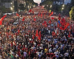 Protesta e 134-t radhazi kundër Ramës, kërkohet qeveri teknike