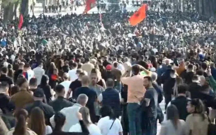 Studentët rikthehen në protestë kombëtare, në orën 12:00; para Ministrisë së Arsimit edhe pedagogët