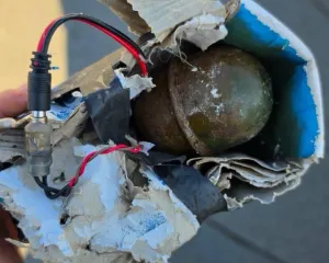 Bombë në tarracën e MCN TV, policia në vendngjarje