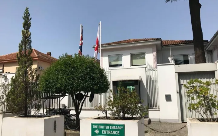 Ambasada Britanike paralajmëron Policinë: Jo forcë ndaj studentëve!
