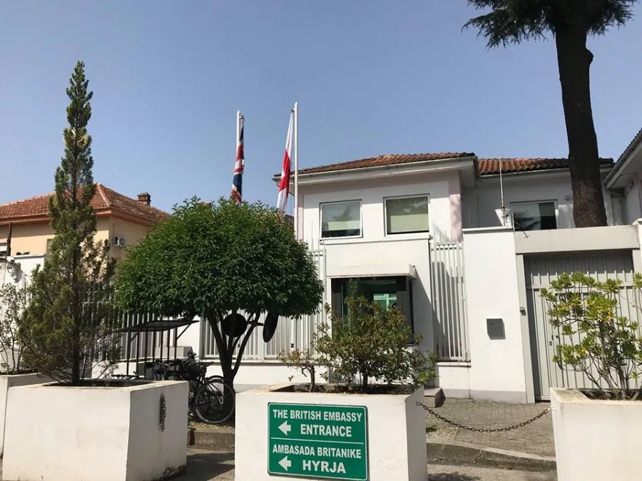 Ambasada Britanike paralajmëron Policinë: Jo forcë ndaj studentëve!