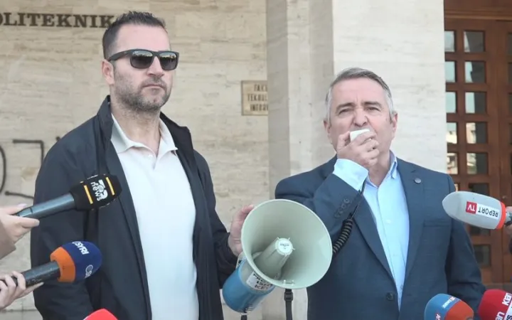 Pedagogët në mbështetje të studentëve, vijojnë bojkotin e mësimit