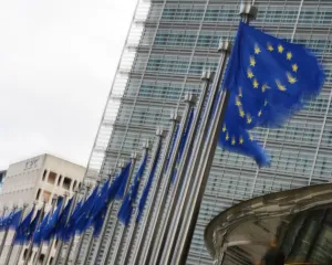 Rikthehet kriza energjetike në Europë/ Çmimi i gazit kalon 100 euro, bien rezervat