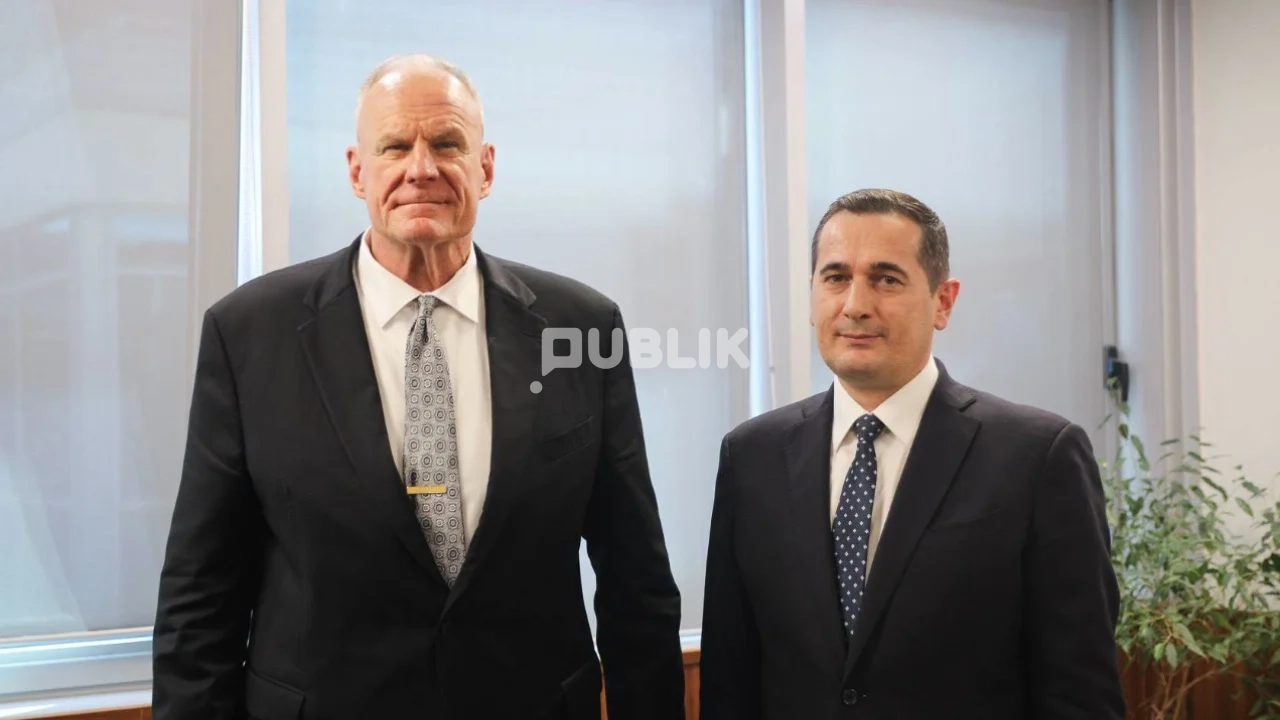 Ambasadori amerikan Eric Wendt shfaqet krah kreut të SPAK