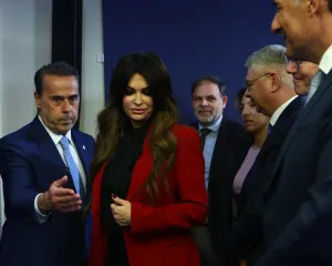 Skandali me 100 mijë $, jep dorëheqjen ambasadorja e Trump
