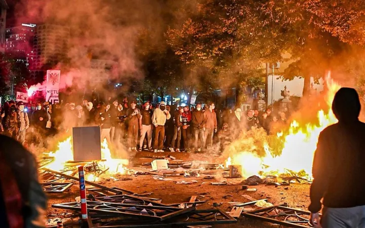 Studentët nuk ndalen, Tirana përgatitet për ditën e tretë të përplasjeve