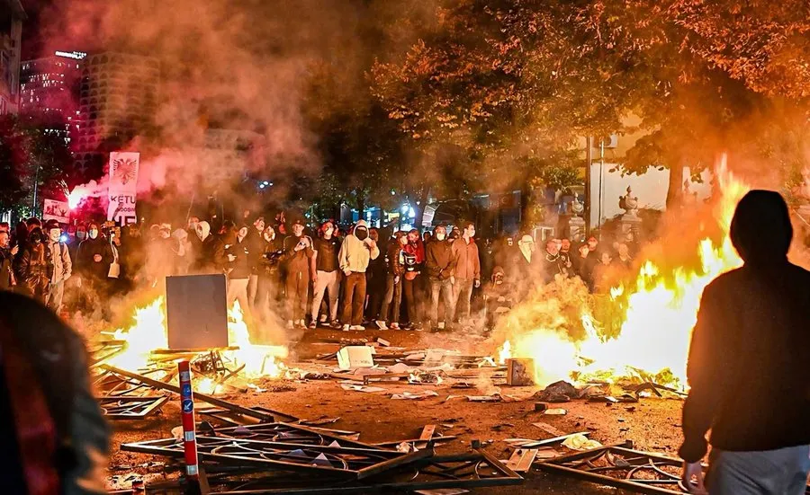 Studentët nuk ndalen, Tirana përgatitet për ditën e tretë të përplasjeve